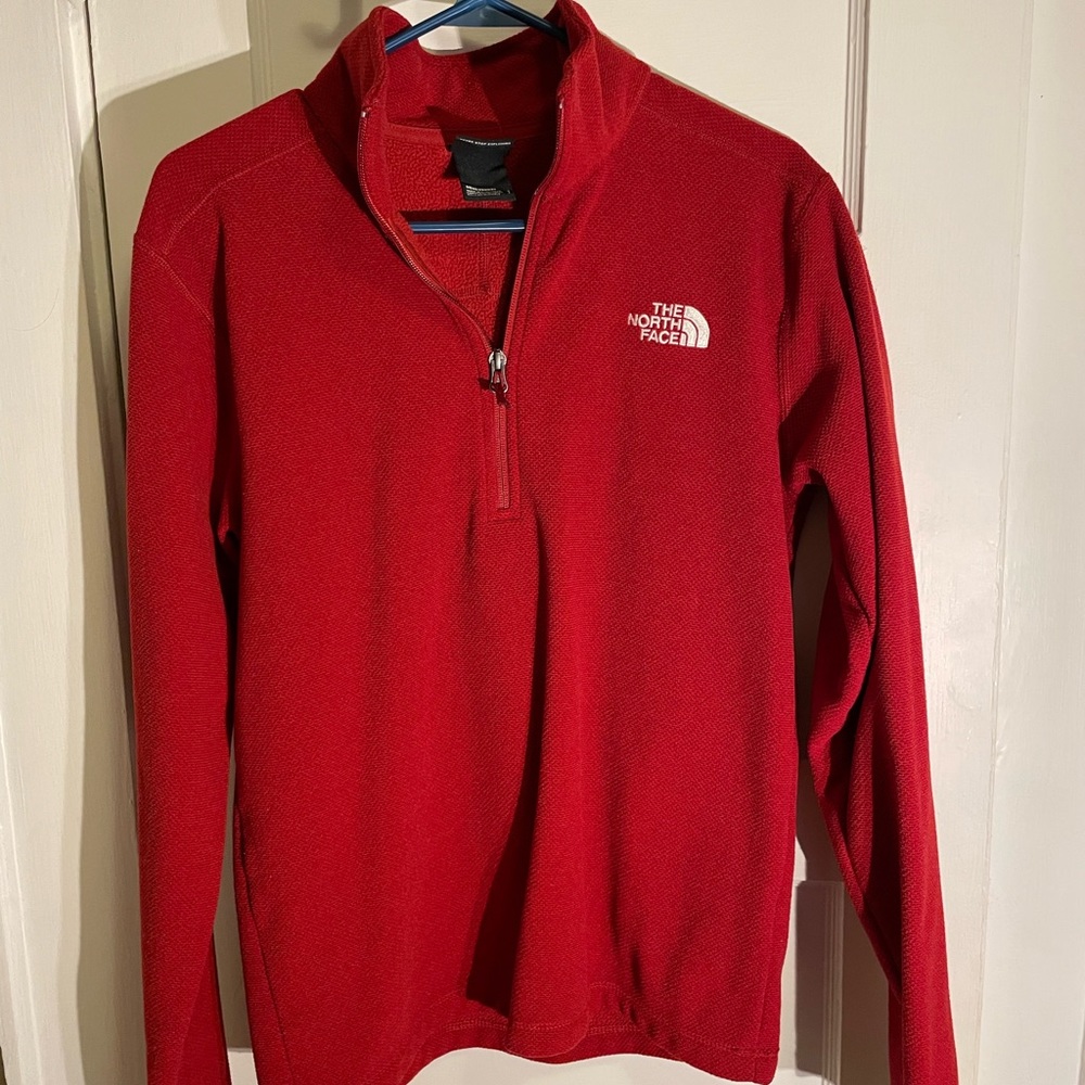 North Face Red Quarter Zip pullover Size Small New Without Tags